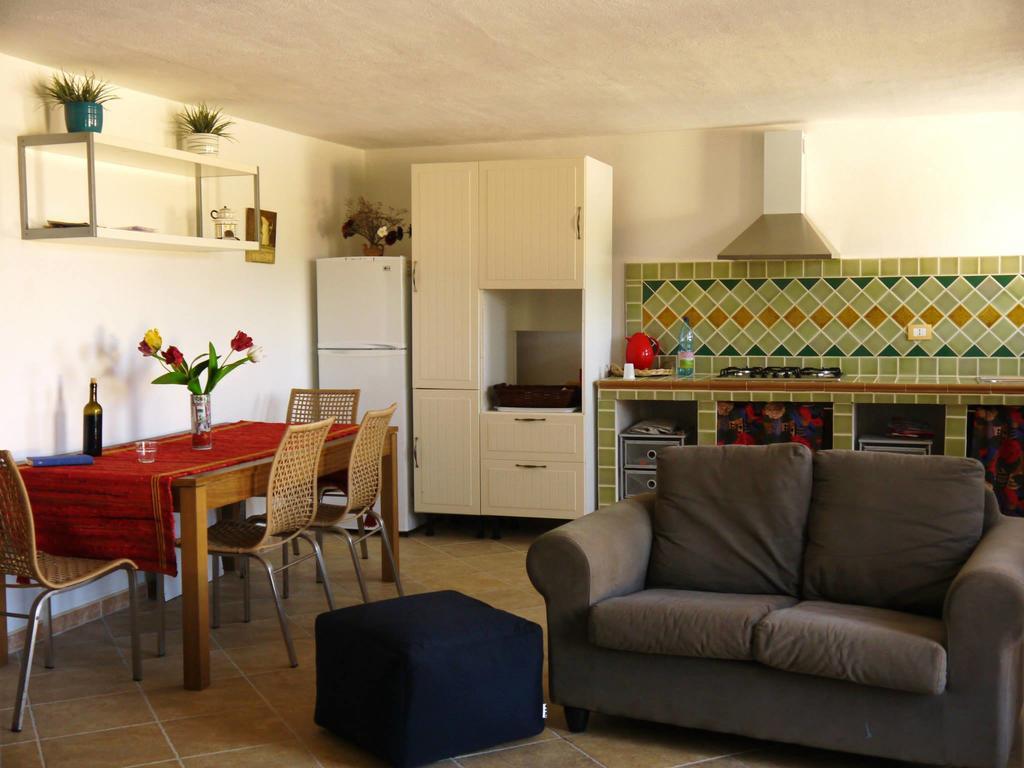 Eco Affittacamere Casa Maica Eco Guesthouse Stintino Bagian luar foto
